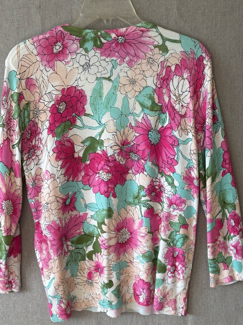 Cable & Gauge Pink Floral Crewneck Cardigan size large - Picture 3 of 5